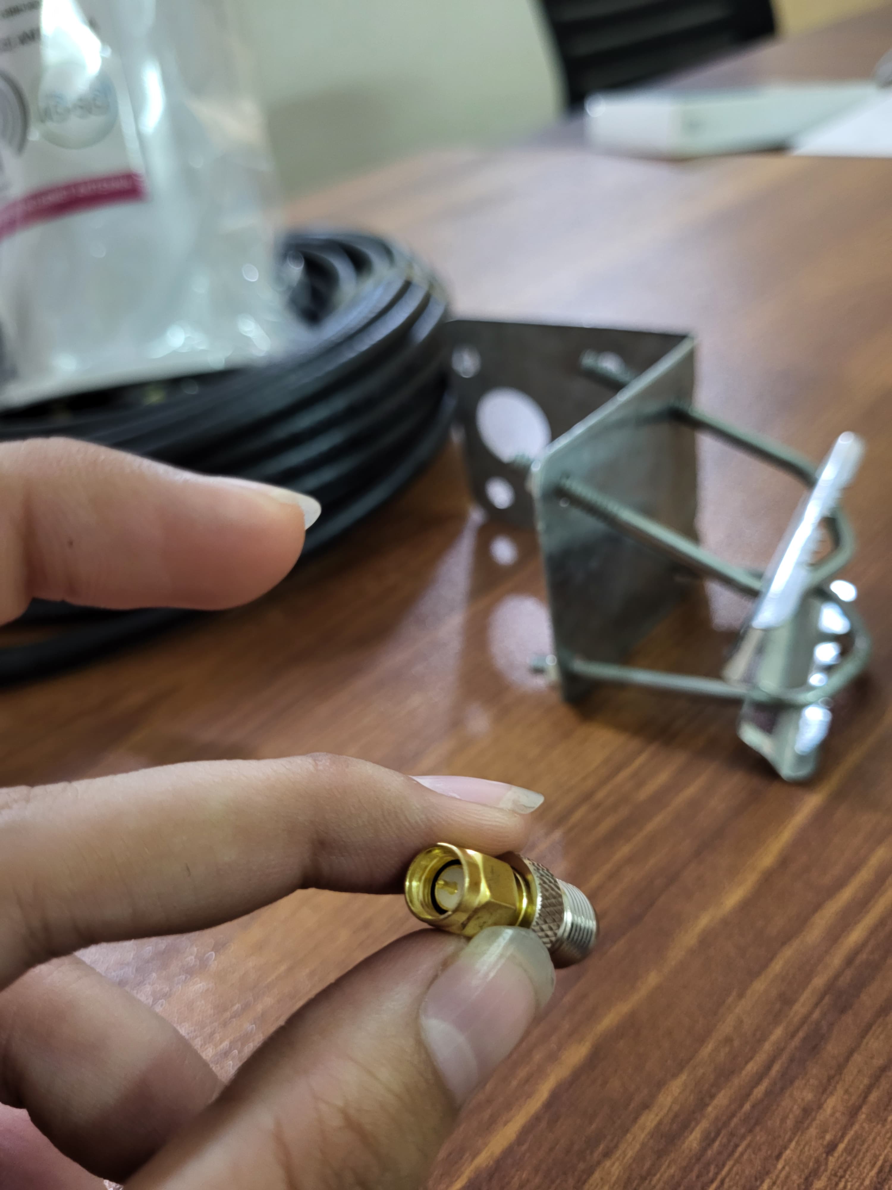 SMA antenna with mount and hardware