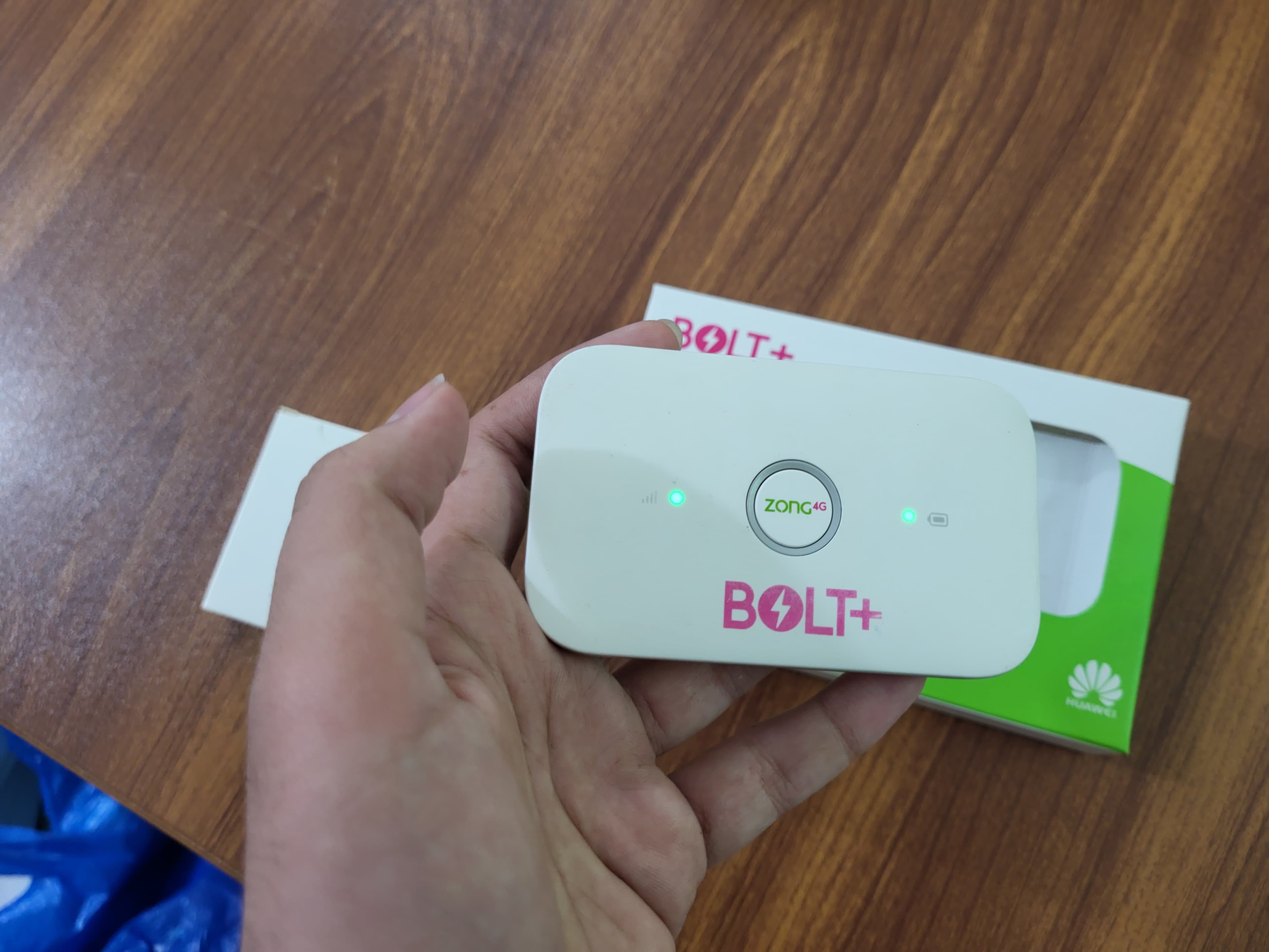 Zong E5573C device and box