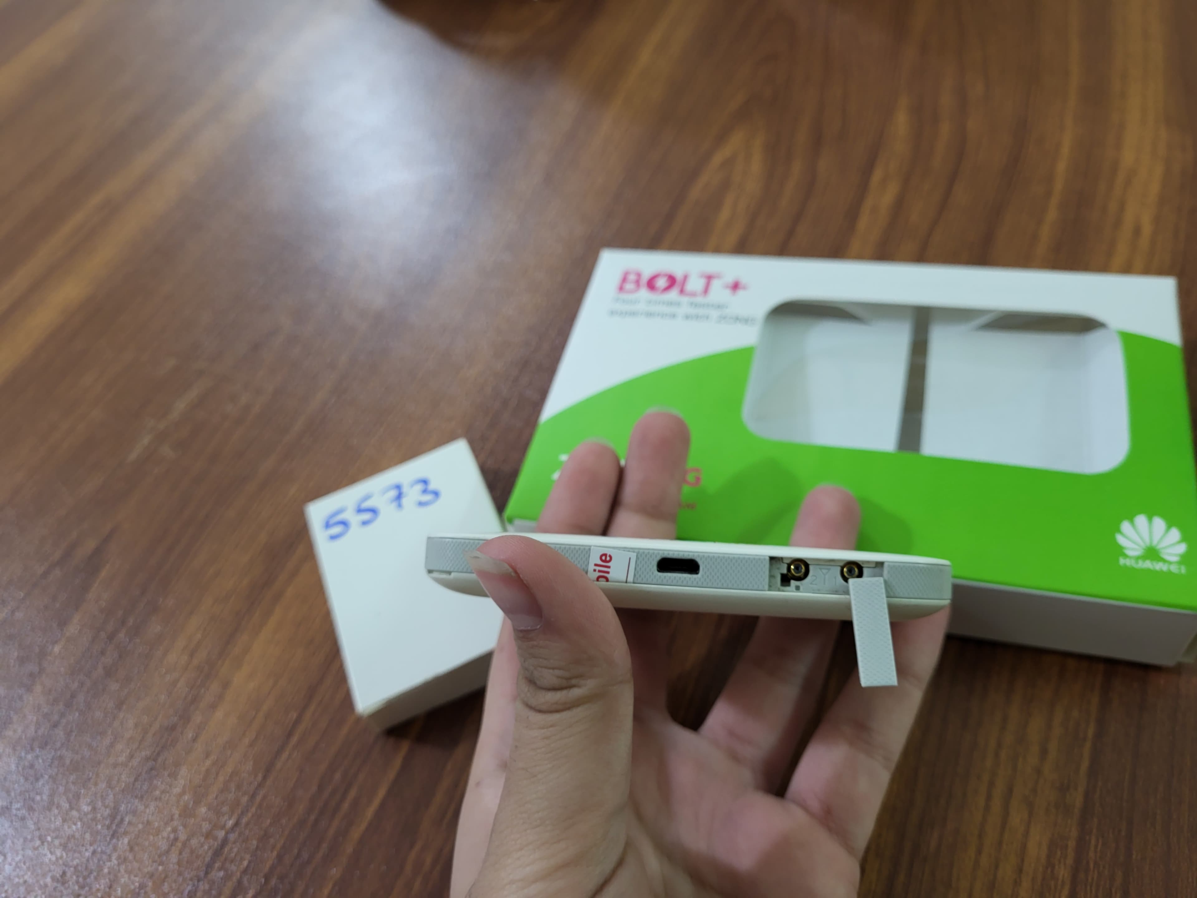 Zong E5573s device close up